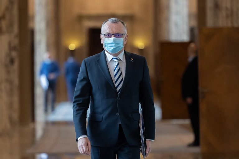 Program special în școli, pe 15 februarie, de ZIUA LECTURII. Ce a anunțat ministrul Cîmpeanu!