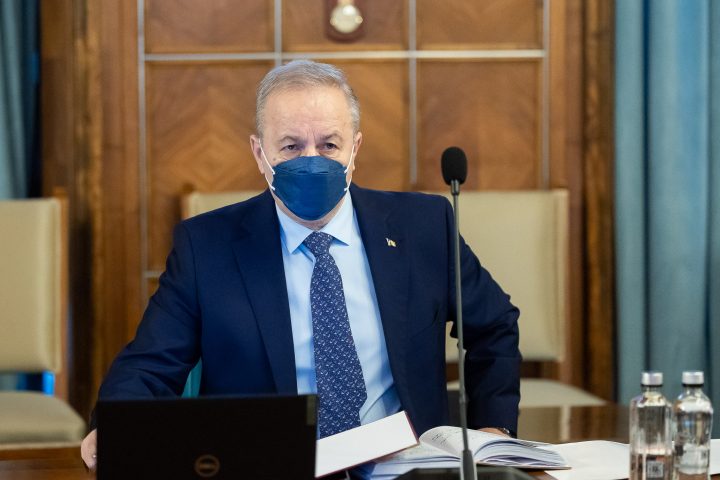 Ministrul Apărării, în izolare. Vasile Dîncu are COVID a doua oară: „Nici de data aceasta nu...”