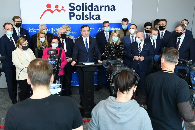 Polonia anunță o ofensivă anti-UE „în apărarea suveranității”. „Nu am aderat pentru subminarea economiei”
