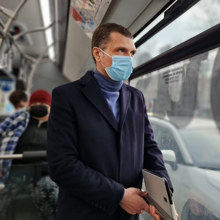 Apelul de ultimă oră al unui prefect către medicii de familie, în privința procesului de testare COVID: ”Pe fiecare scară de bloc sunt 3 persoane infectate”