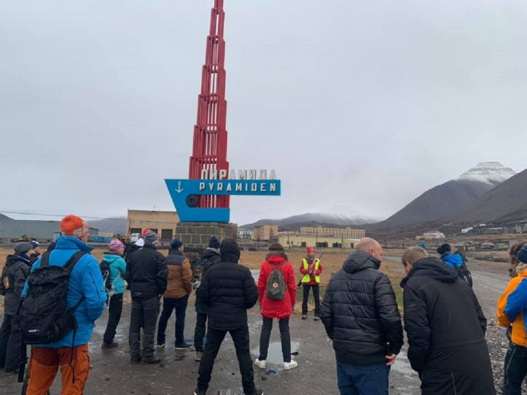 Pyramiden, orașul abandonat de Rusia în arhipelagul Norvegiei. De ce-l ține Putin în standby (FOTO/VIDEO)