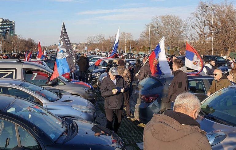 Miting auto la Belgrad, în sprijinul lui Putin / „Rusia și Serbia nu au nevoie de UE!”