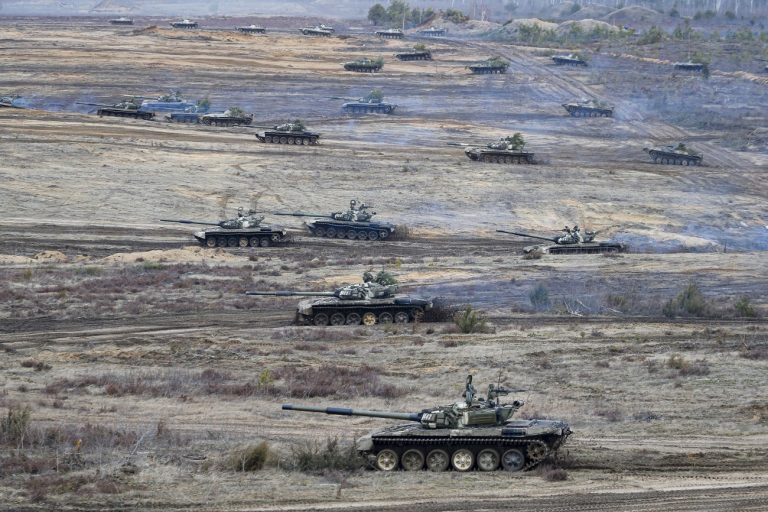 RĂZBOI ÎN UCRAINA. Breaking news: Belarus trece granița și intră în război alături de Rusia!