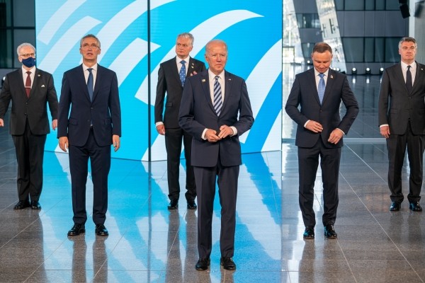 Official Portrait of NATO Allies - Ziarul National