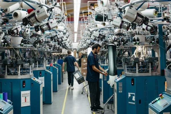 Inflația, runda a doua. Muncitorii europeni se tem să ceară creșteri de salariu