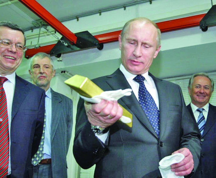 Întrebarea de 140 de miliarde de dolari: își poate vinde Rusia uriașa grămadă de aur?