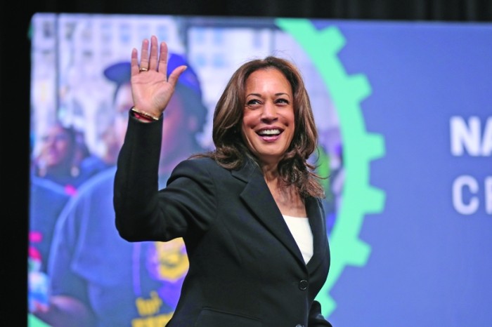 pa pa kamala-harris - Ziarul National