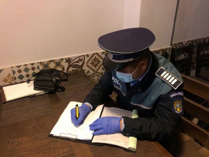 Polițiștii, somați de MAI să nu mai dea amenzi
