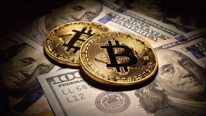 Războiul din Ucraina slăbește dolarul și stimulează criptomonedele