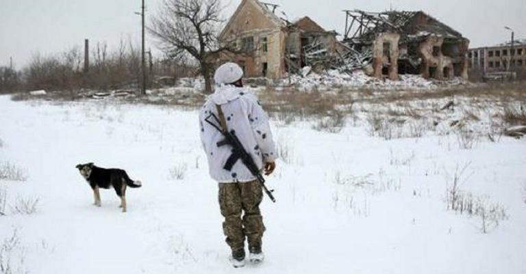 Rusia, acuzată că a bombardat cu fosfor în Donbas