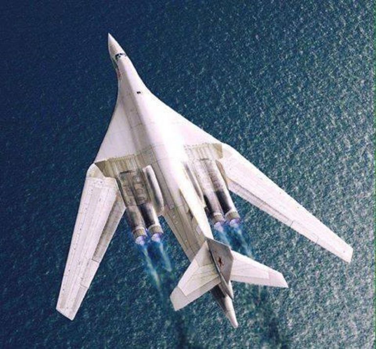 RĂZBOI ÎN UCRAINA. Rusia anunță noi bombardiere strategice / Amenințările nucleare prind contur