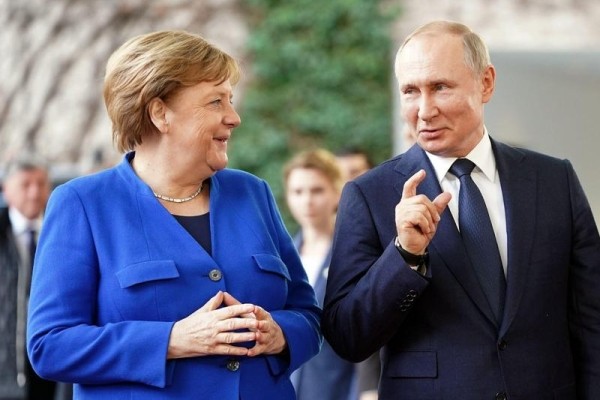 Tupeul lui Putin, moștenirea Germaniei lui Merkel