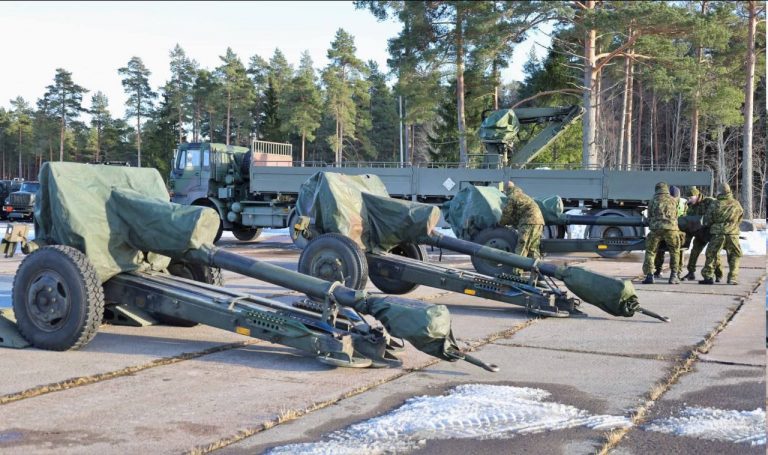 RĂZBOI ÎN UCRAINA. Estonia trimite echipamente militare în Ucraina, inclusiv obuziere