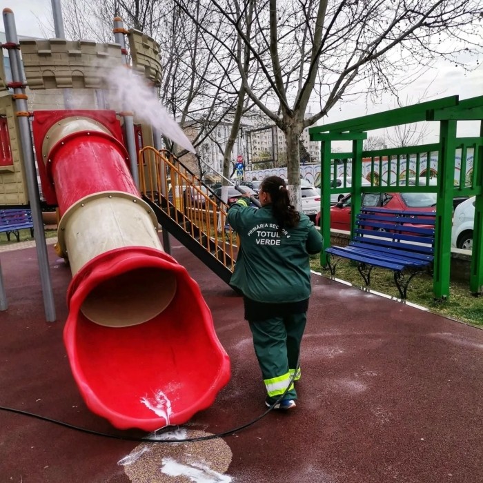 Totul Verde. a demarat o amplă campanie de igienizare în sectorul 4