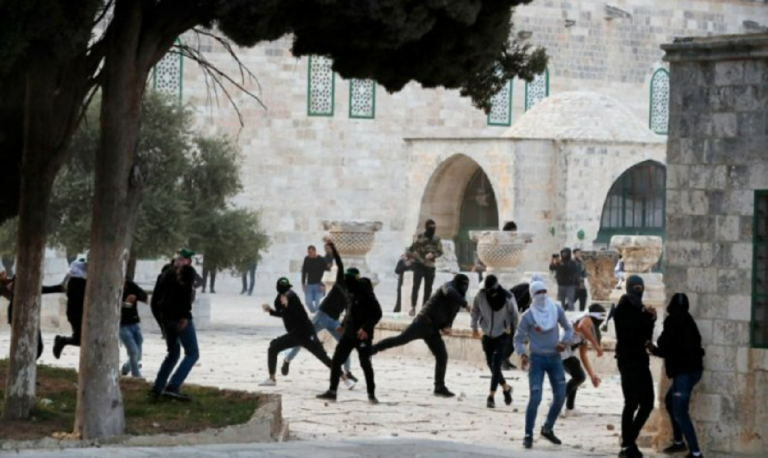 Lupta de stradă în Vinerea Mare / Poliția intervine în Ierusalim, Israel în alertă