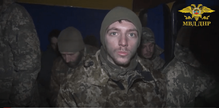 RĂZBOI ÎN UCRAINA. Ziua și dezertarea în masă pentru Batalionul Azov! / Încă 134 de pușcași marini au depus armele