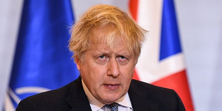 Boris Johnson îi dă un „brânci” lui Klaus Iohannis şi-i „FURĂ” locul. Răsturnare de situaţie
