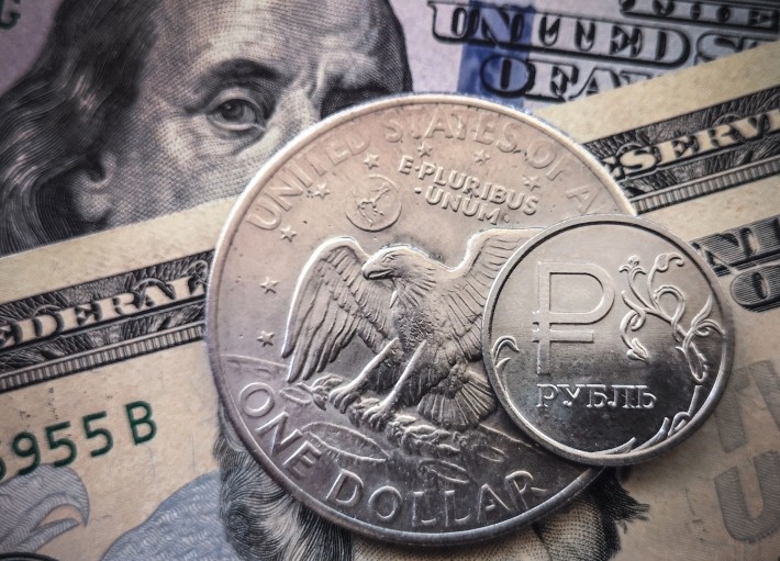 Rusia lui Putin a semănat război și culege default