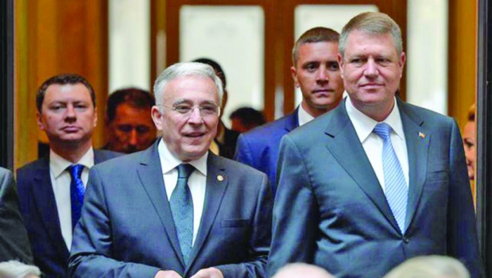 Mugur_Isarescu_si_Klaus_Iohannis - Ziarul National