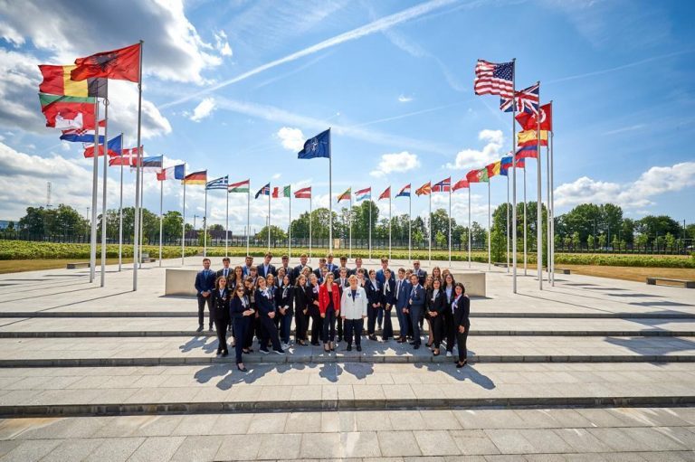 BMNATO, la Bruxelles. Tinerii români au aflat tainele Alianței Atlanticului de Nord