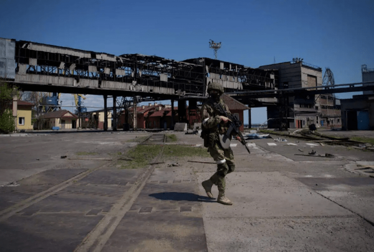 RĂZBOI ÎN UCRAINA. A început evacuarea militarilor ucraineni răniți din Azovstal / Ce au negociat rușii