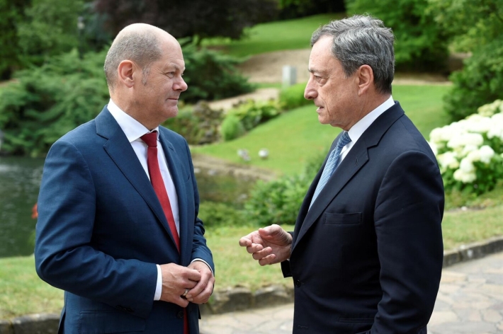 Unul ezită, altul e decisiv. Doi politicieni care schimbă echilibrul de putere al Europei
