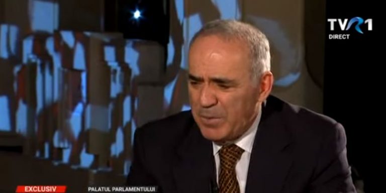 RĂZBOI în UCRAINA. Kasparov, opozantul liderului de la Kremlin: „Nu este nicio diferență între Hitler, Stalin, Putin”/Ce spune despre Zelenski – VIDEO