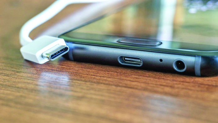 Portul USB-C. UE vrea să impună încărcătorul unic pentru smartphone-uri