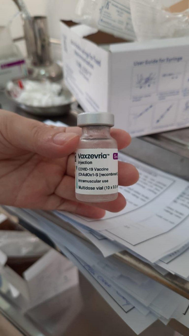 Covid-19. Big Pharma dă iar lovitura în UE / A treia doză pentru adulți