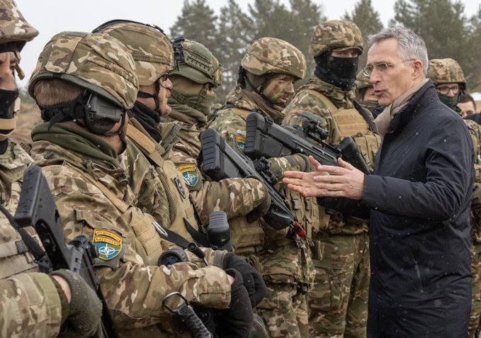 O ţară din NATO reintroduce Armata OBLIGATORIE. Totul, de frica Rusiei!
