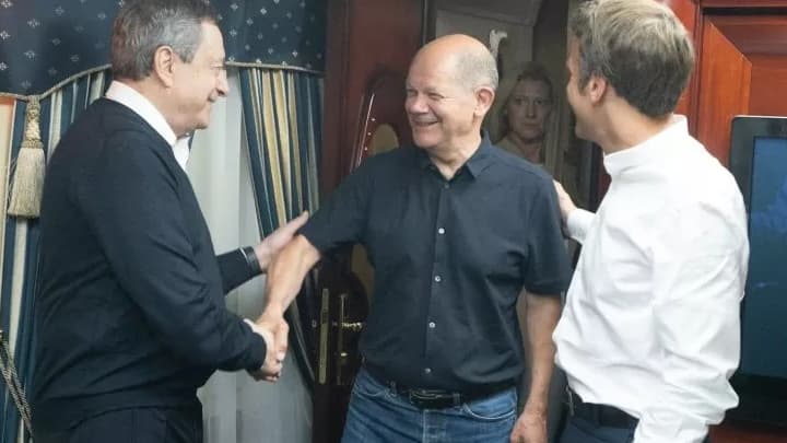 Macron, Scholz și Draghi, la Kiev să-l convingă pe Zelenski să ceară pace! / Europa vrea negocieri cu Rusia, America insistă pentru continuarea războiului – VIDEO