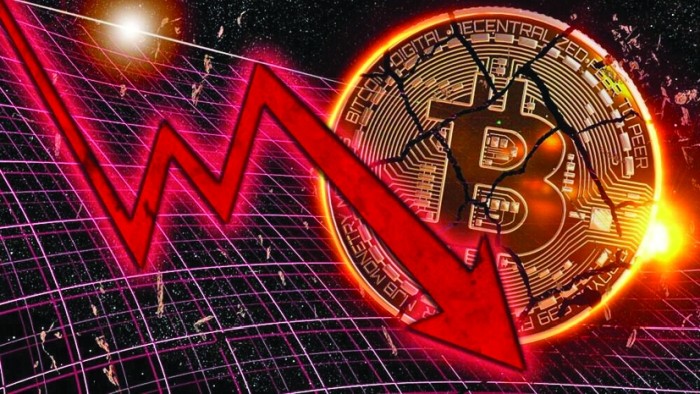 Marele Bitcoin a ajuns pitic. Cade la 13.000 de dolari?