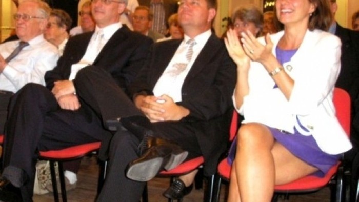 Hăpău, șantaj amoros la Carmen Iohannis!