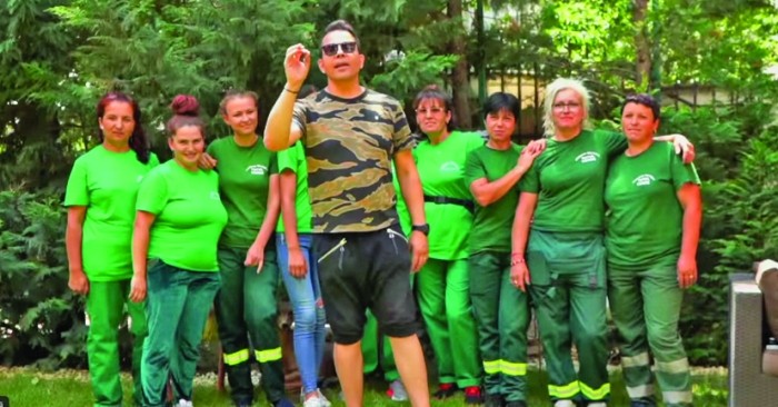 Jean de la Craiova și-a făcut curtea verde cu ajutorul celor de la Totul Verde