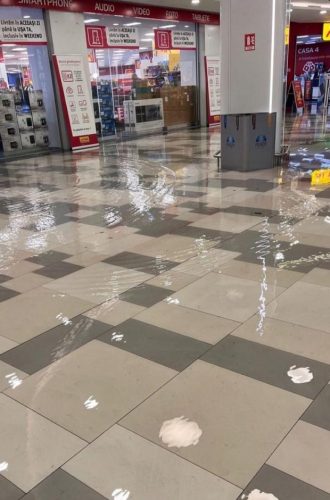 mall inundat - Ziarul National