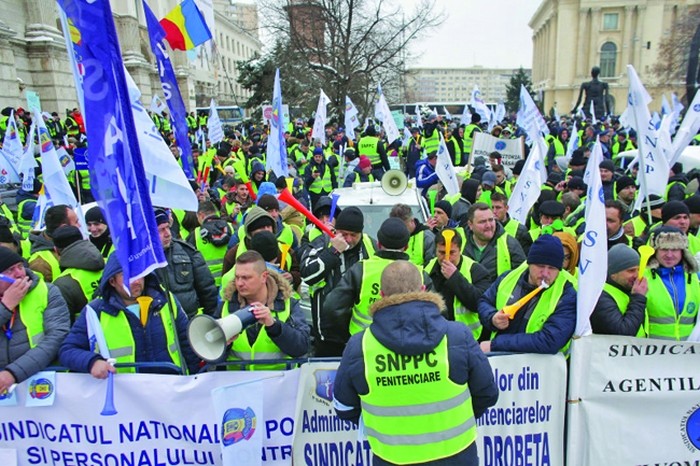 Polițiștii fierb. Se pregătește atacul asupra partidelor din coaliție