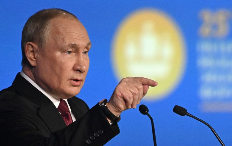 Putin reduce gazele. 10 țări din UE au activat alerta / Bruxelles: „Riscul unei întreruperi totale, mai real ca niciodată”