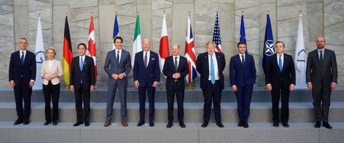 Summitul în timp de  război. Unitate anti-Putin sau poze de familie?