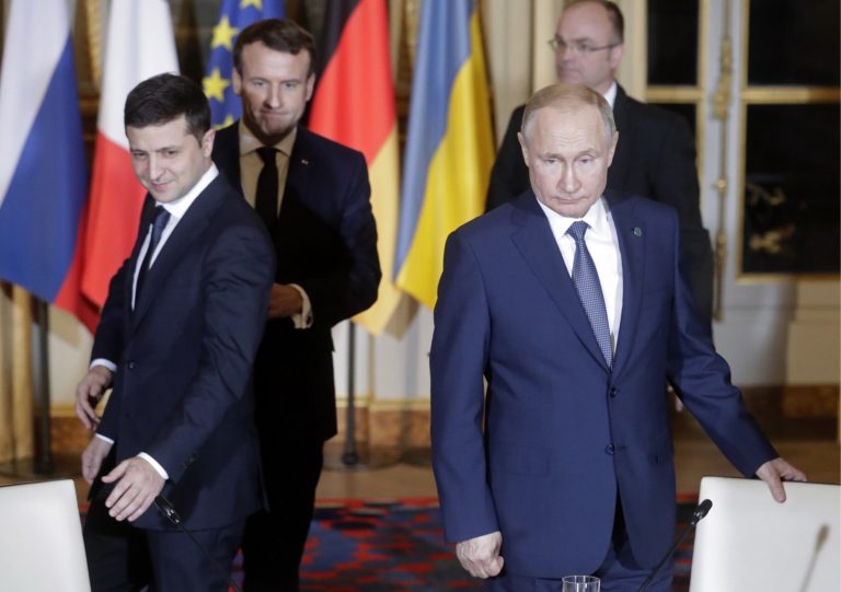 Macron insistă. Ce trebuie să facă Ucraina pentru a obține pacea? Zelenski a răbufnit!