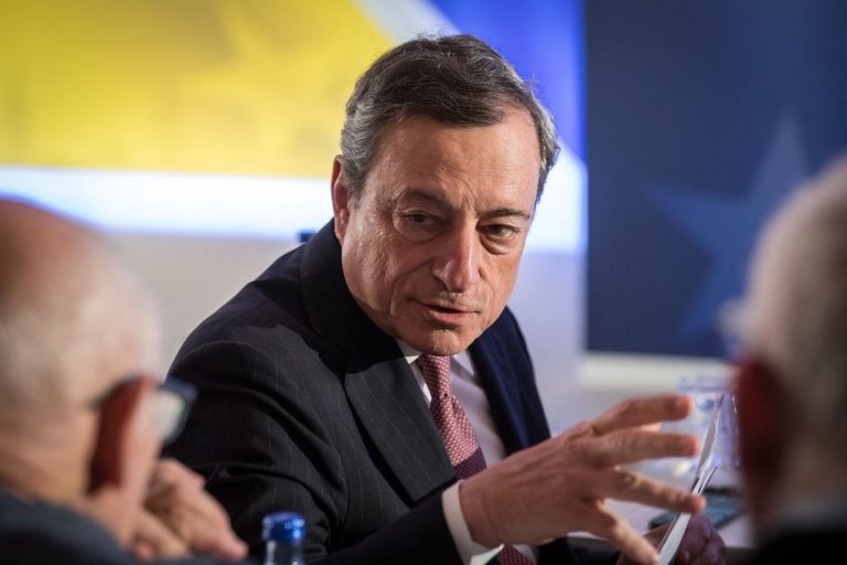 Stabilitatea Italiei, în pericol. Țara riscă să piardă miliarde de euro / Primarii și afaceriștii se roagă de Mario Draghi să nu demisioneze