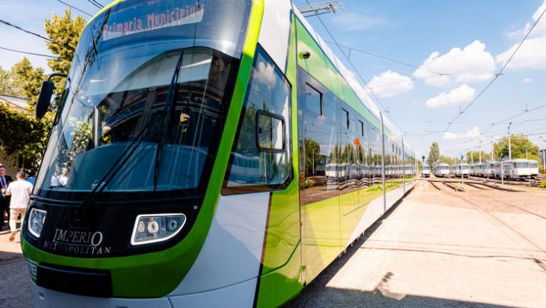 EŞEC de 840 de milioane lei a lui Nicuşor Dan. Noile tramvaie 41 sunt un DEZASTRU pentru Bucureşti