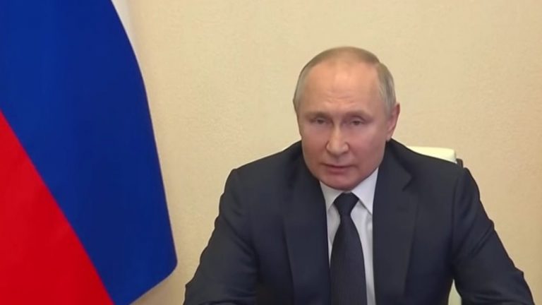 Putin provoacă Occidentul: „Am auzit că NATO vrea să ne bată, pe câmpul de luptă. N-au decât să încerce!”