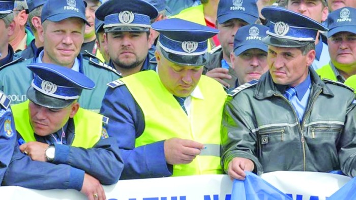 Incredibil! Majorări de salarii de 40 de lei pentru polițiști și de 800 de lei pentru ceilalți bugetari
