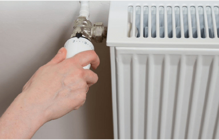 Bucureștenii vor îngheța în blocuri la iarnă. Termoenergetica, în prag de faliment / Primăria nu are soluții