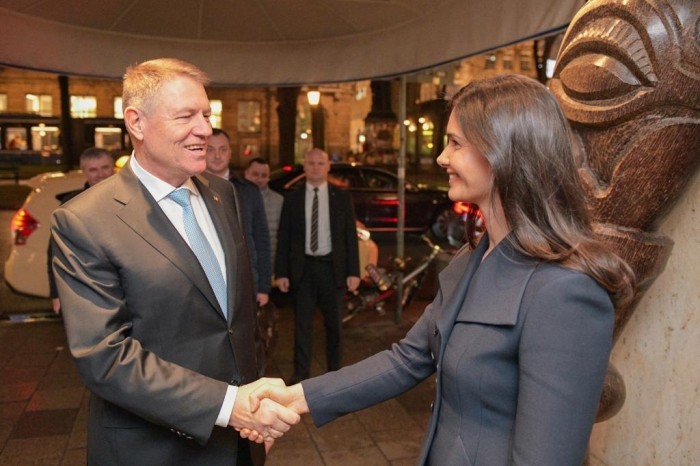 Iohannis, ți se rupe de România: Rolls- Royce la Munchen, vilă la Marbella!