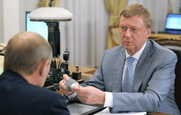 Fost consilier al lui Putin, internat cu o boală rară. A fost preluat de oameni în costume speciale. Opozanții denunță o otrăvire