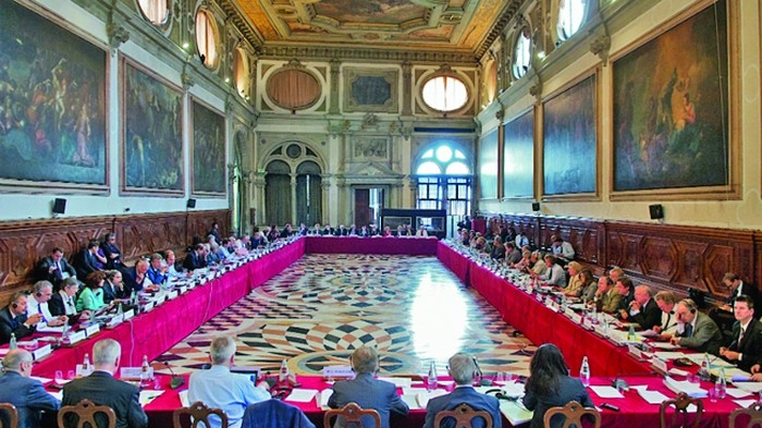 comisia venetia - Ziarul National