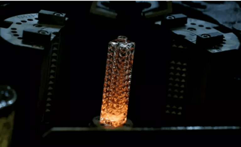 Criză-parfum, la propriu, în Germania. Fără gaz, producătorii de flacoane pentru marii parfumieri se vor opri
