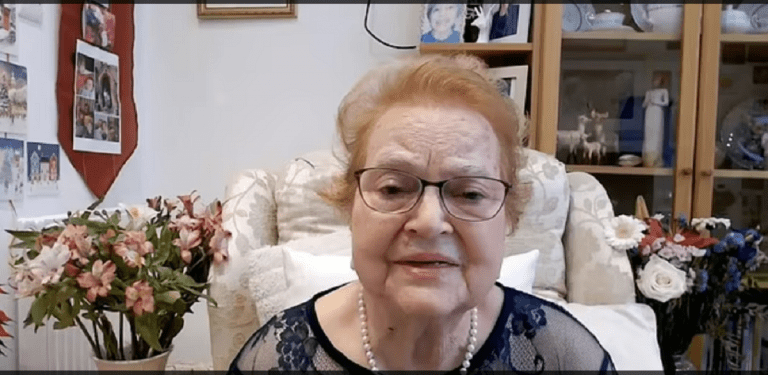 Viii pot vorbi cu morții la înmormântări / Viitorul funeraliilor a sosit cu această tehnologie