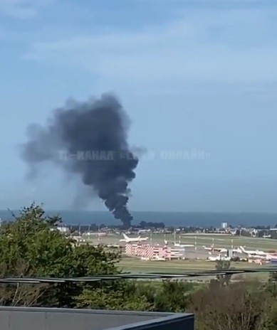 INCENDIU puternic la aeroportul din staţiunea preferată a lui Putin! (VIDEO)